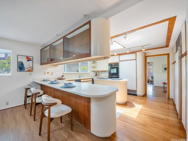 824 N Kalaheo Avenue A, Kailua, HI 96734