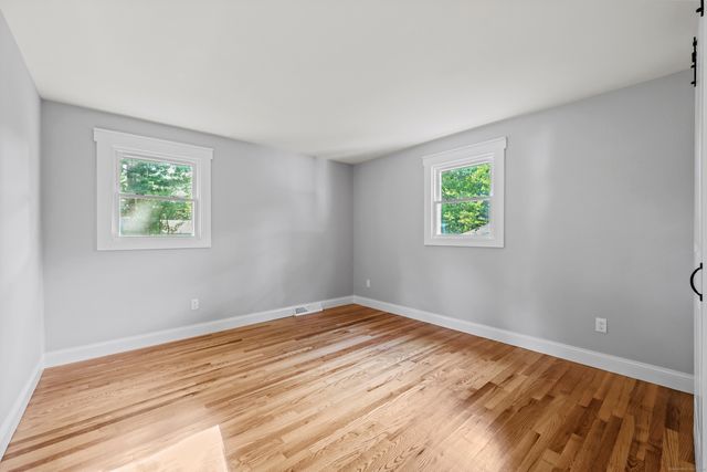 15 Lancaster Road, Glastonbury, CT 06033