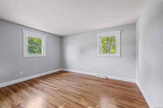 15 Lancaster Road, Glastonbury, CT 06033