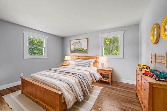 15 Lancaster Road, Glastonbury, CT 06033