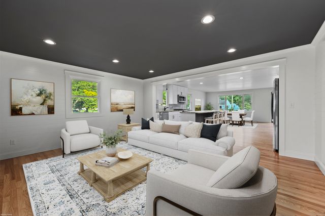 15 Lancaster Road, Glastonbury, CT 06033