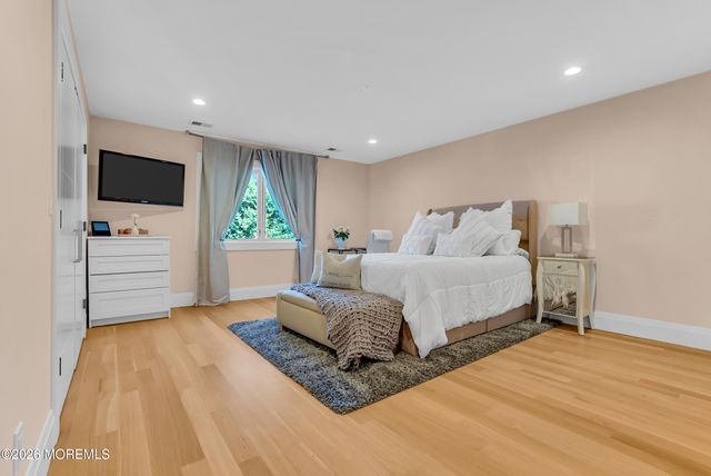 243 Overbrook Avenue, Oakhurst, NJ 07755