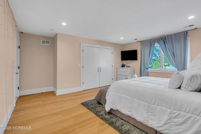 243 Overbrook Avenue, Oakhurst, NJ 07755