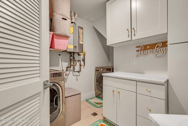 243 Overbrook Avenue, Oakhurst, NJ 07755