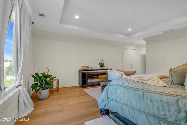 243 Overbrook Avenue, Oakhurst, NJ 07755