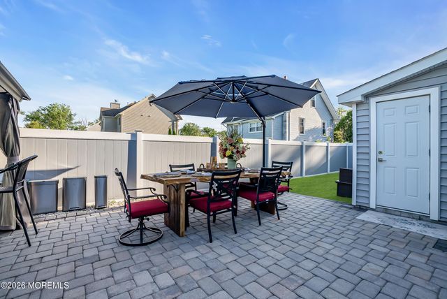 243 Overbrook Avenue, Oakhurst, NJ 07755