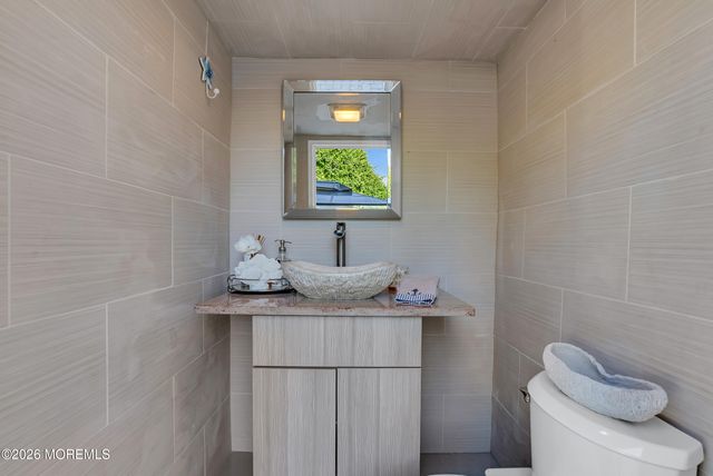 243 Overbrook Avenue, Oakhurst, NJ 07755