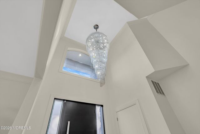 243 Overbrook Avenue, Oakhurst, NJ 07755