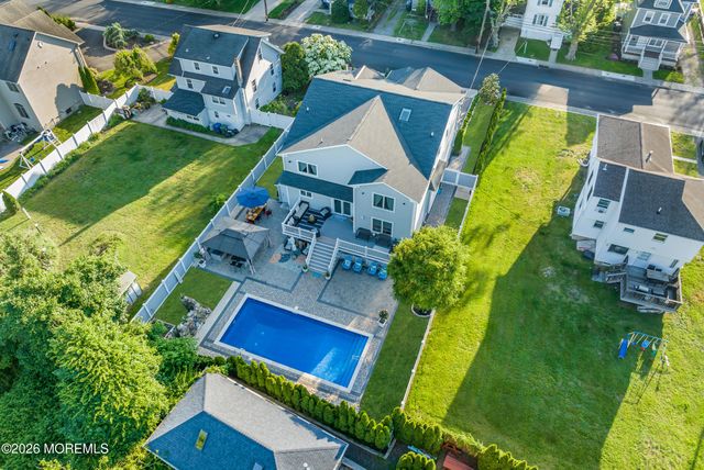 243 Overbrook Avenue, Oakhurst, NJ 07755