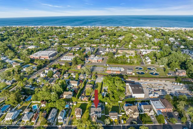 243 Overbrook Avenue, Oakhurst, NJ 07755