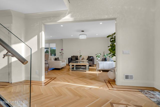 243 Overbrook Avenue, Oakhurst, NJ 07755