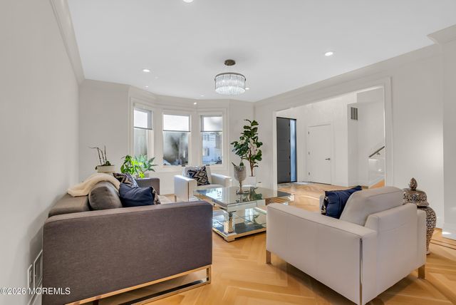 243 Overbrook Avenue, Oakhurst, NJ 07755