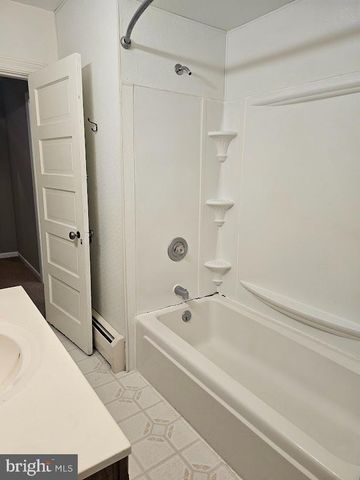 69 N WATER ST, Lititz, PA 17543