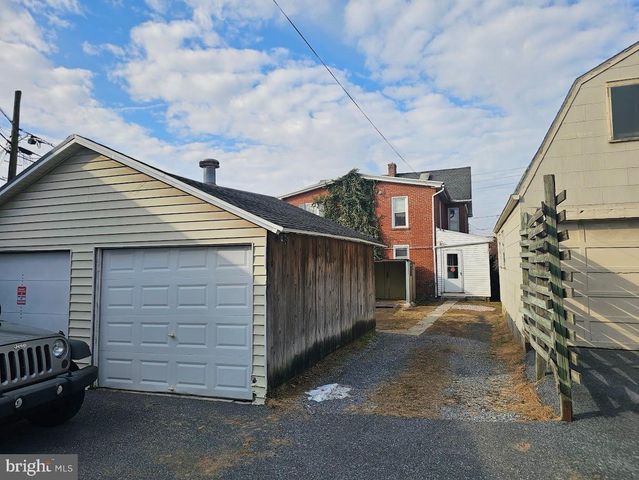 69 N WATER ST, Lititz, PA 17543