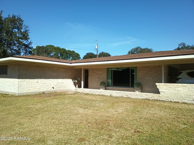 905 Loreauville Road, New Iberia, LA 70563