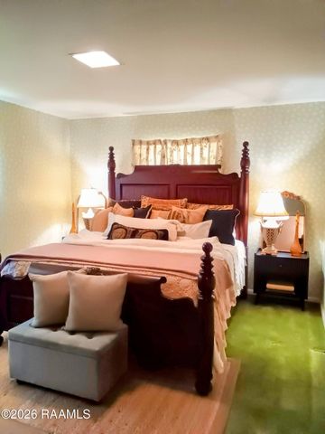 905 Loreauville Road, New Iberia, LA 70563