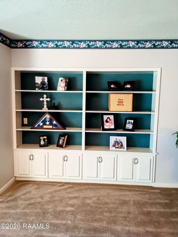 905 Loreauville Road, New Iberia, LA 70563