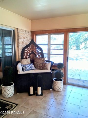 905 Loreauville Road, New Iberia, LA 70563