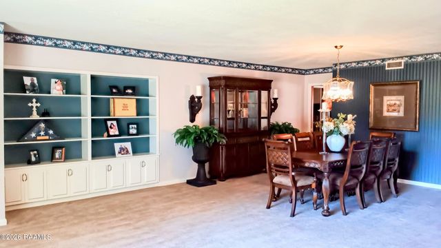 905 Loreauville Road, New Iberia, LA 70563