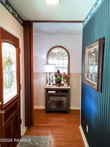 905 Loreauville Road, New Iberia, LA 70563