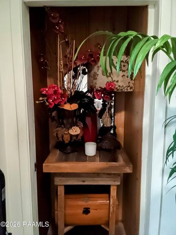 905 Loreauville Road, New Iberia, LA 70563