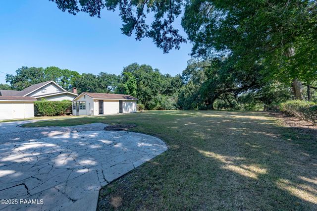 905 Loreauville Road, New Iberia, LA 70563