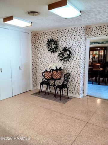 905 Loreauville Road, New Iberia, LA 70563