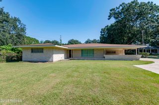 905 Loreauville Road, New Iberia, LA 70563