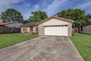 1041 Crossing Road, Angleton, TX 77515