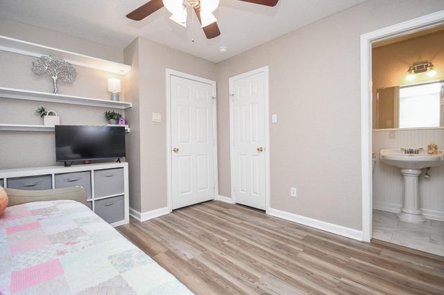 16902 Berry Road, Pearland, TX 77584