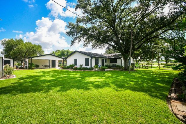 16902 Berry Road, Pearland, TX 77584