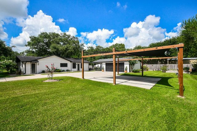 16902 Berry Road, Pearland, TX 77584
