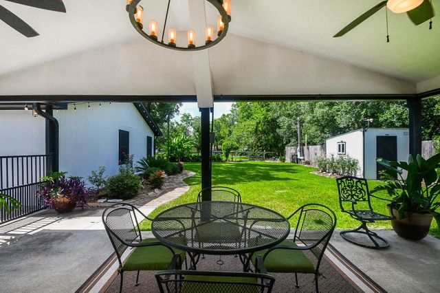 16902 Berry Road, Pearland, TX 77584
