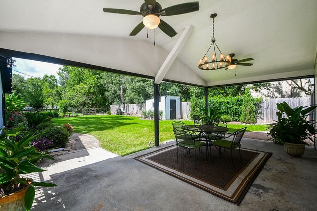 16902 Berry Road, Pearland, TX 77584