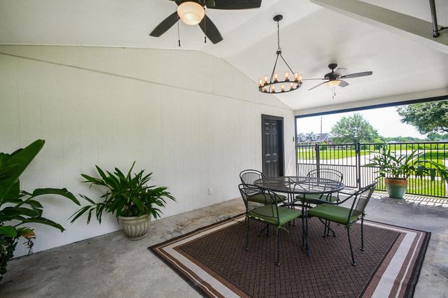 16902 Berry Road, Pearland, TX 77584