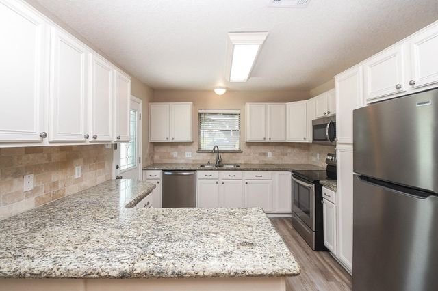 16902 Berry Road, Pearland, TX 77584
