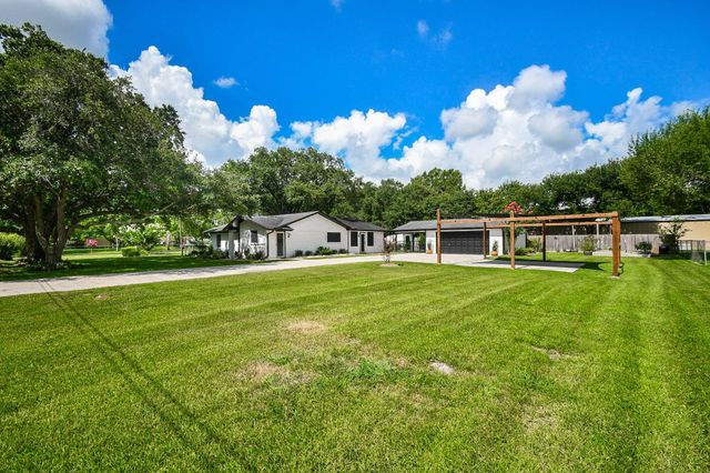 16902 Berry Road, Pearland, TX 77584