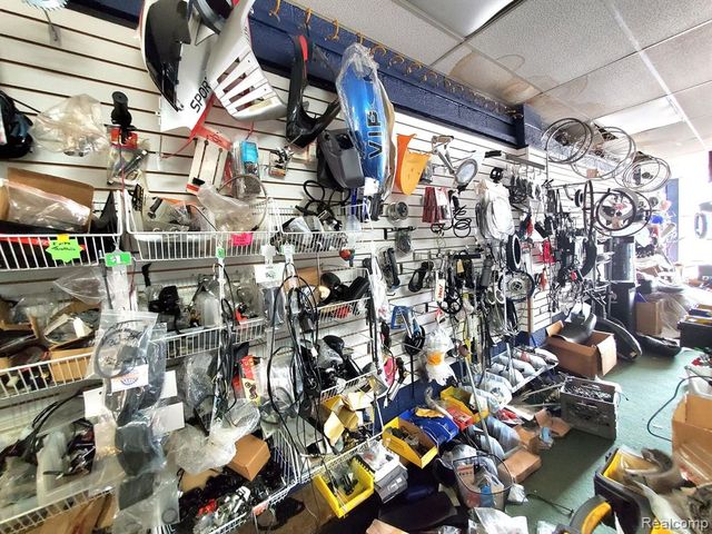 3123 S Wayne Road, Wayne, MI 48184