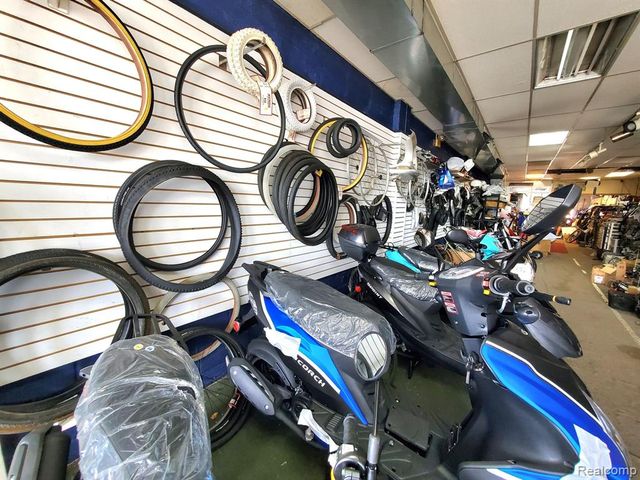 3123 S Wayne Road, Wayne, MI 48184