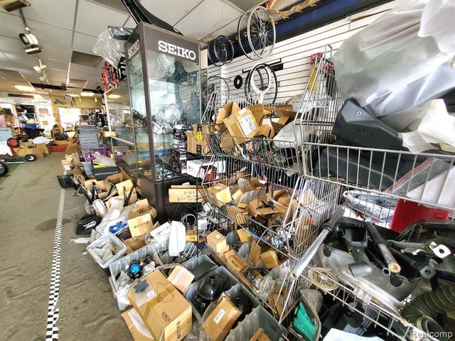 3123 S Wayne Road, Wayne, MI 48184