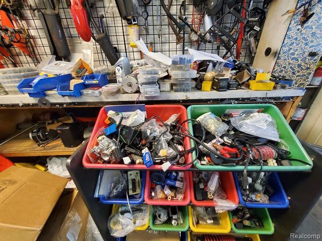 3123 S Wayne Road, Wayne, MI 48184