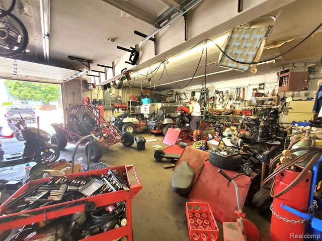 3123 S Wayne Road, Wayne, MI 48184