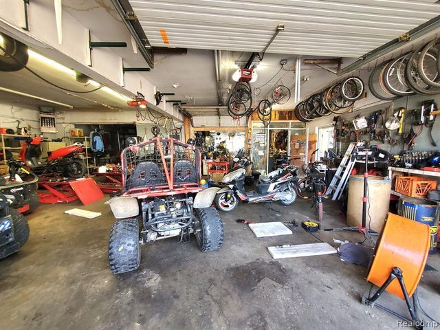 3123 S Wayne Road, Wayne, MI 48184