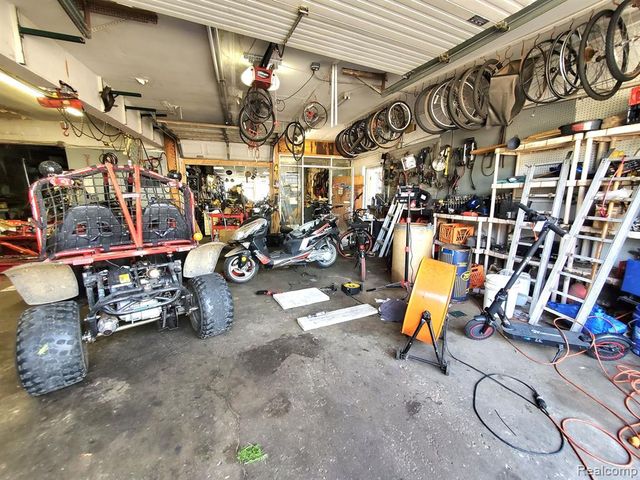 3123 S Wayne Road, Wayne, MI 48184