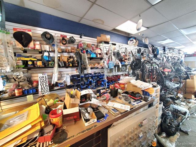 3123 S Wayne Road, Wayne, MI 48184