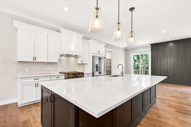 130 Barrington Place, Powell, OH 43065