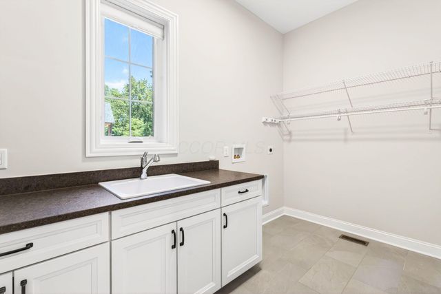 130 Barrington Place, Powell, OH 43065