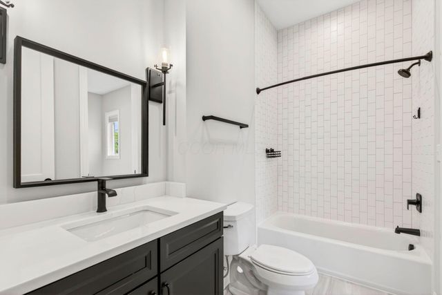130 Barrington Place, Powell, OH 43065