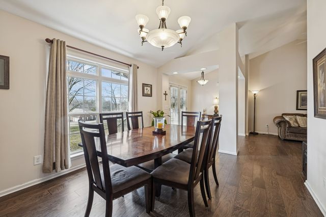 1676 Center Star Rd, Columbia, TN 38401