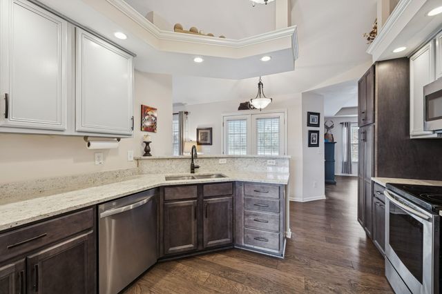 1676 Center Star Rd, Columbia, TN 38401